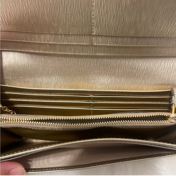 Prada long wallet, authentic - Picture 9 of 9